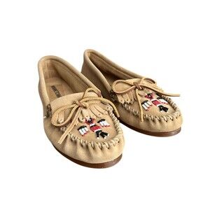 Minnetonka Women's Thunderbird Hard Sole Taupe Suede Beaded Moccasin Size 6.5